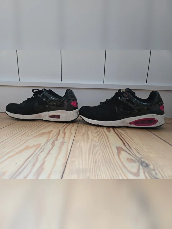 Nike Air Max Black Pink Running Shoes Women’s 11 - Picture 3 of 7